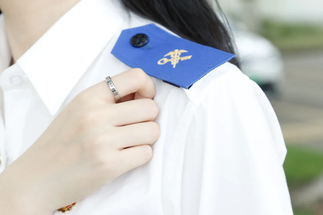 毕业快乐！沪上39所院校的毕业礼品，你最心仪哪种？
