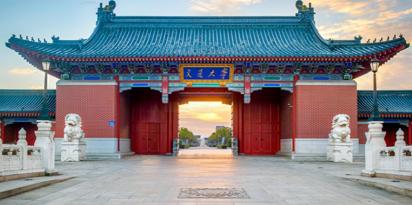 2021年上海高校排名有波动，上交大成榜首，复旦校友表示“不服”