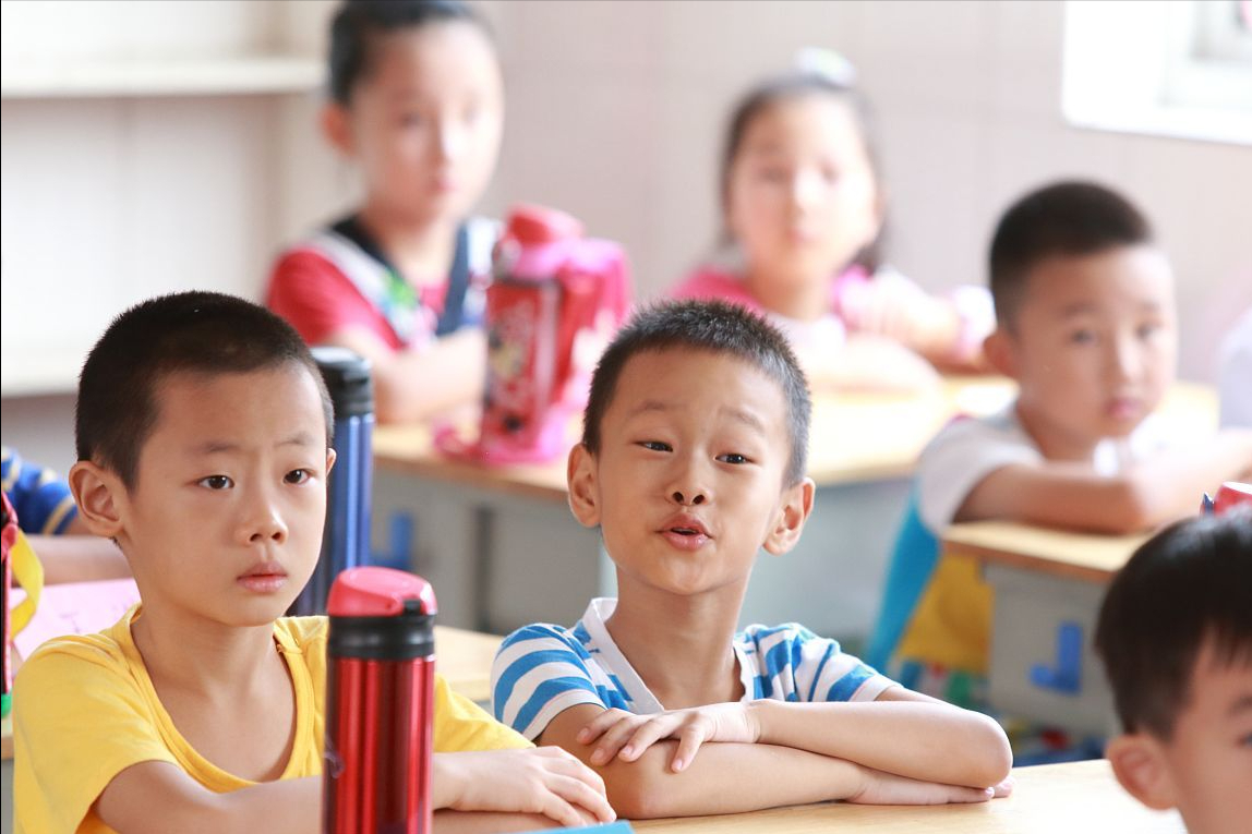 9月1日起不用为接孩子发愁了，课后延时再升级，实行起来有难度