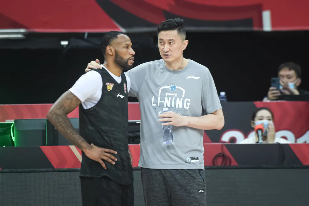 威姆斯为什么叫cba詹姆斯(FMVP，CBA詹姆斯，怎么就成了杜锋的迷弟？)