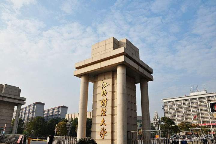 高考话题：专科学校转专业容易吗，具体有什么办法？