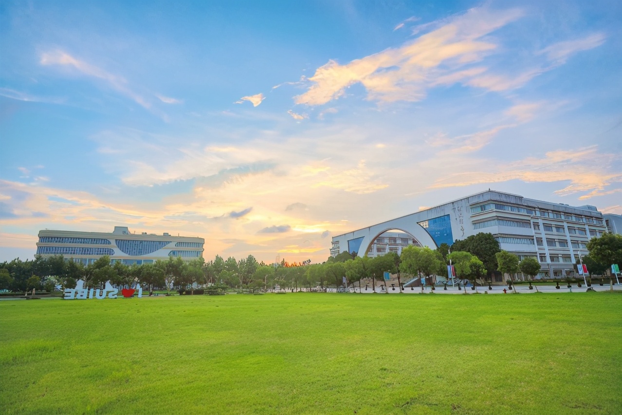 最强“薪引力”高校—上海对外经贸大学，高薪就业的“三非”院校