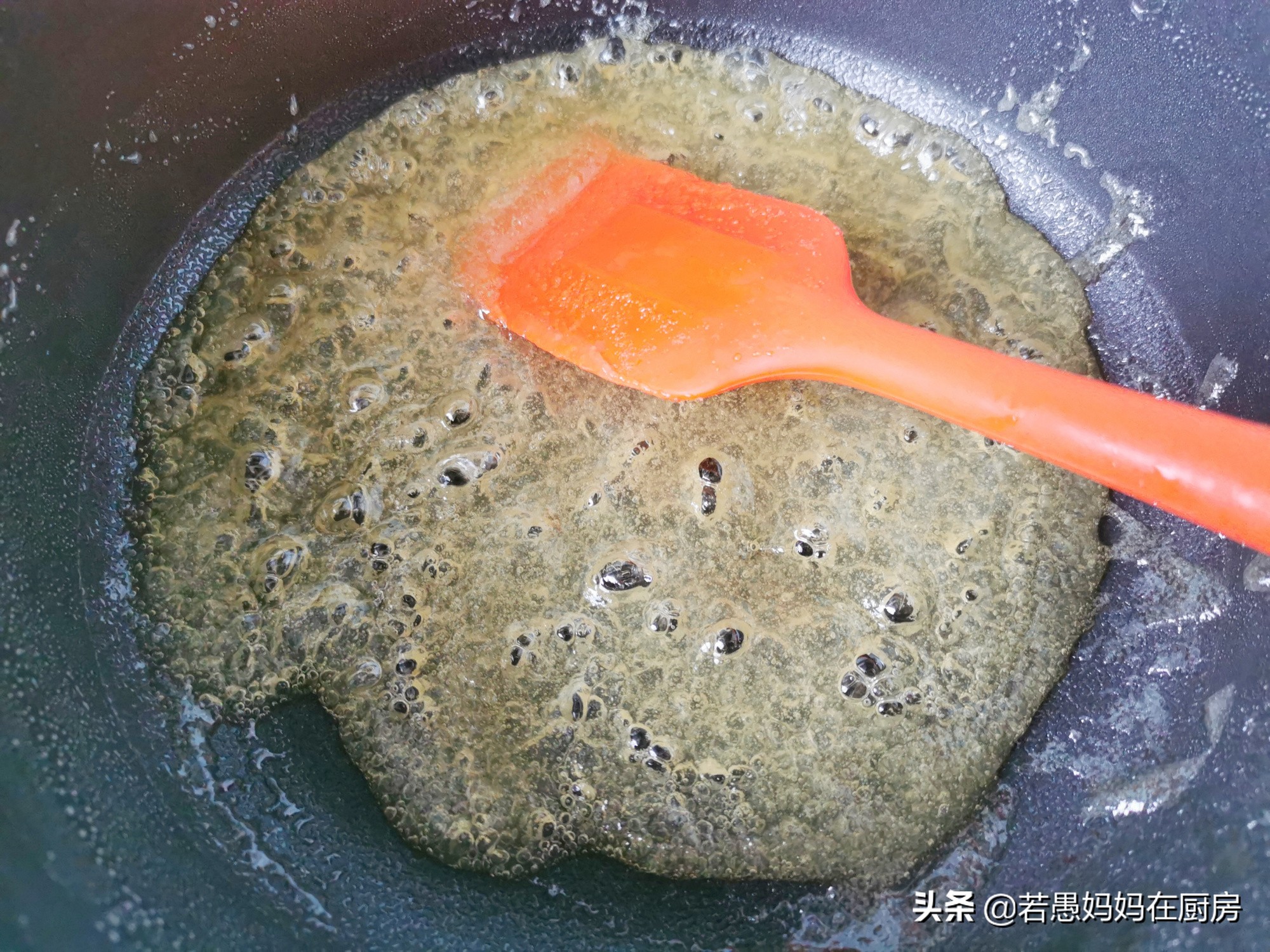 自制冰糖雪梨棒棒糖，只需两种食材，零添加更健康，孩子放心吃