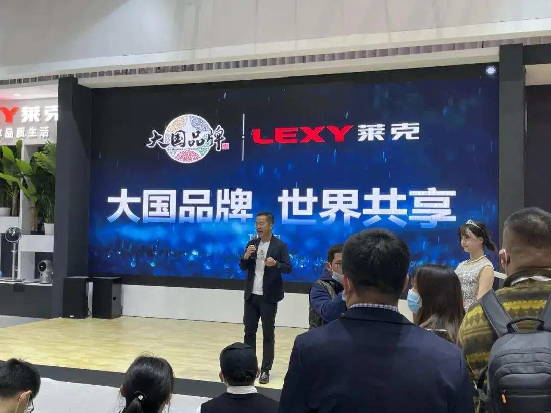莱克8层立体水洗除尘，大风力吸尘器，让你家更洁净！