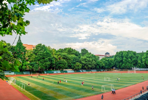 高校“简称”争夺战，南昌大学发完朋友圈，各大名校坐不住了