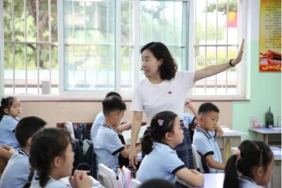 教师节到了，家长为送礼物而“头疼”，老师直言想要的礼物很简单