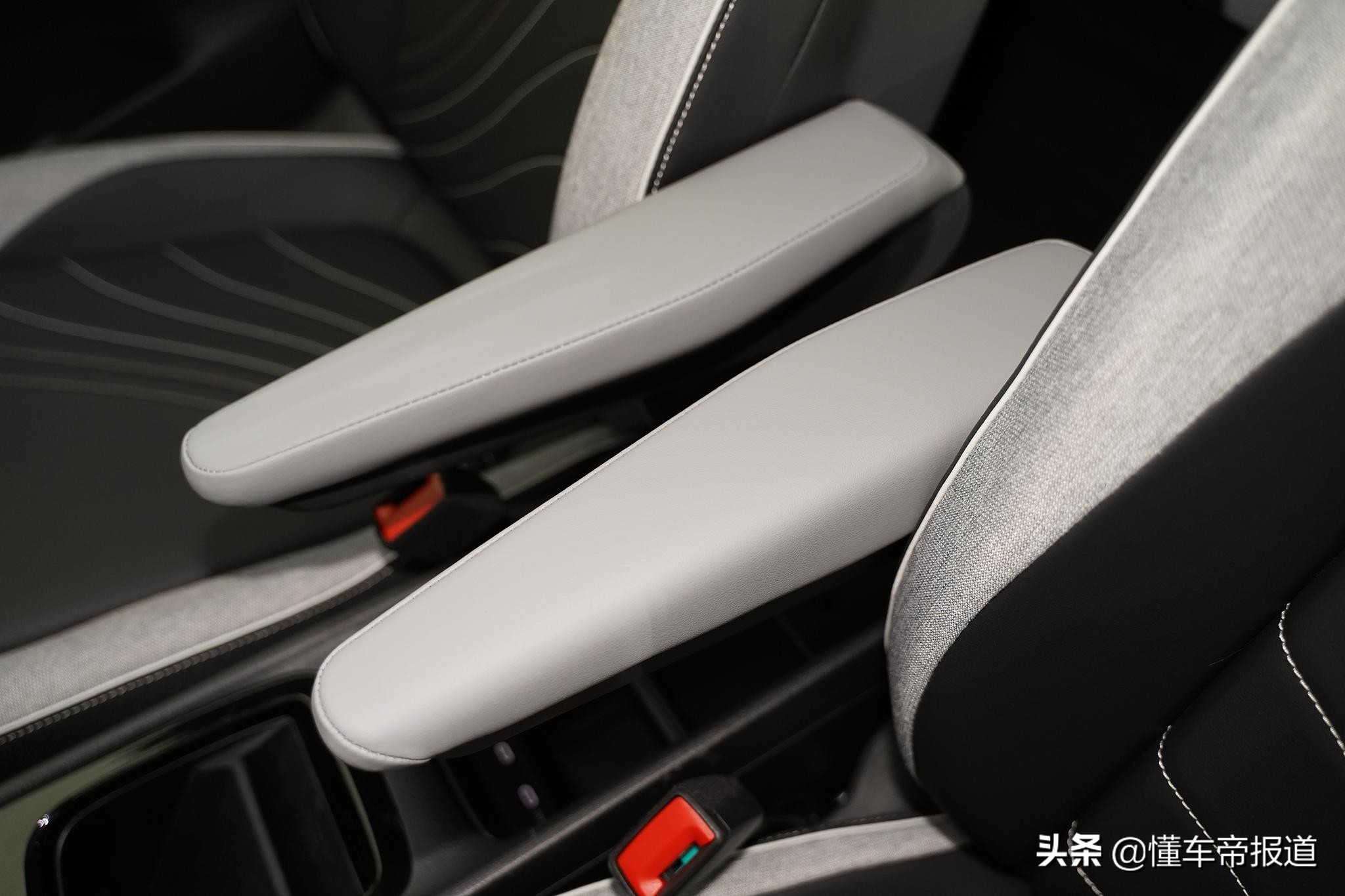 新车 </p><p>　　 售15.9888万元起，上汽大众ID.3上市，NEDC续航里程430公里