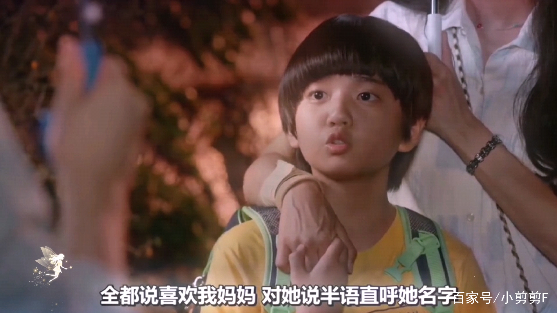 当骆驼绽放时，聪明的孩子说颜色。