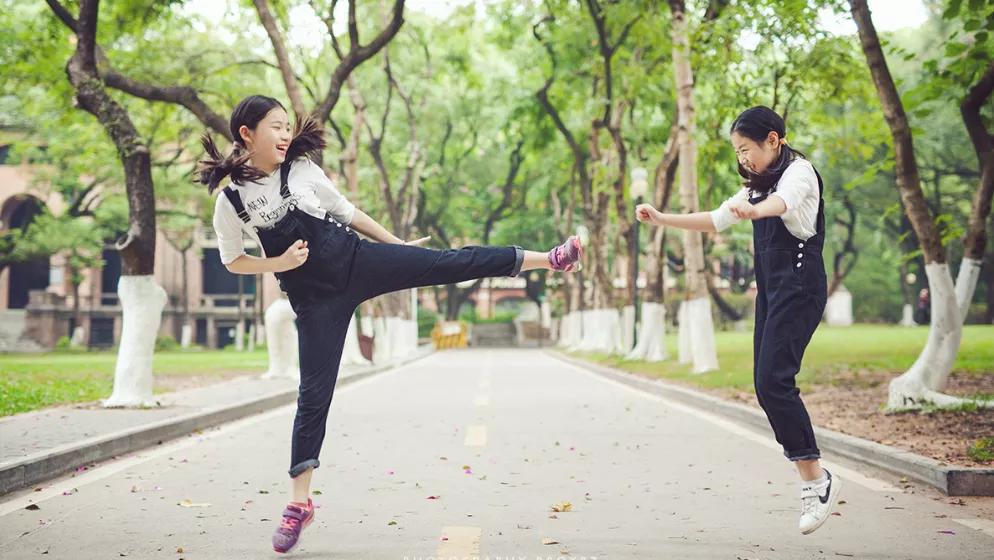 友情，就是不管距离远近，时刻关心