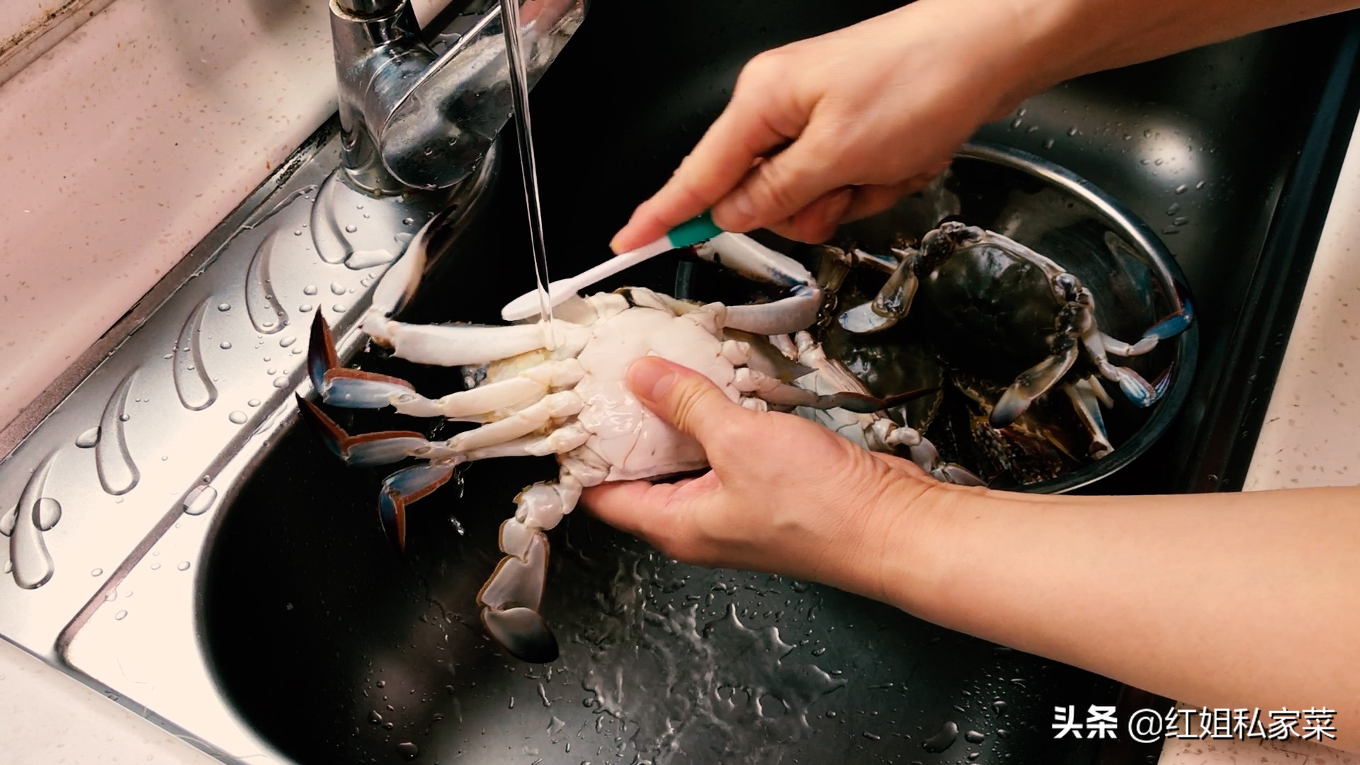 清蒸梭子蟹的家常做法，原汁原味，肉鲜味美