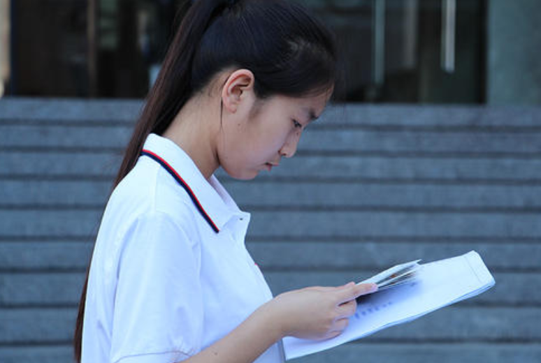 适合“文科生”报考的好大学，就业前景好，未来不比理科生差