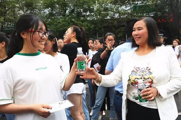 高考VS考研，难度系数大比拼，同样是考试答案却存在反差