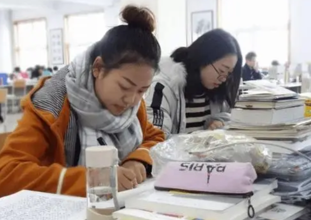 毕业后才明白的痛，民办本科与公办专科差距很大，但愿你没选错