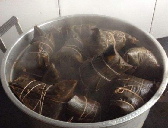 粽子是煮熟好还是蒸熟好？这都不明白，20多年的粽子白吃了