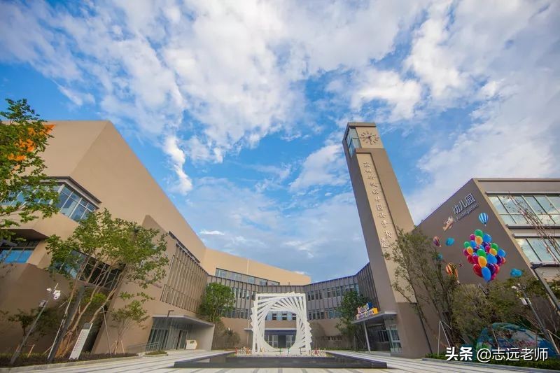 私立学校作为教育的一种补充形式而存在，我认为：利大于弊