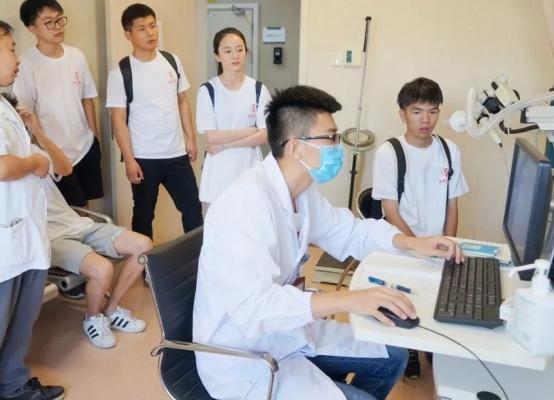 全国医学院前“三十强”排名，可分为4档，第一档大家耳熟能详