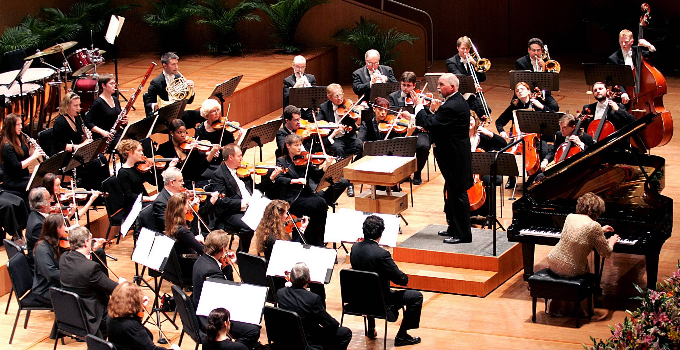 乐队指挥的作用是什么乐团指挥家有什么作用