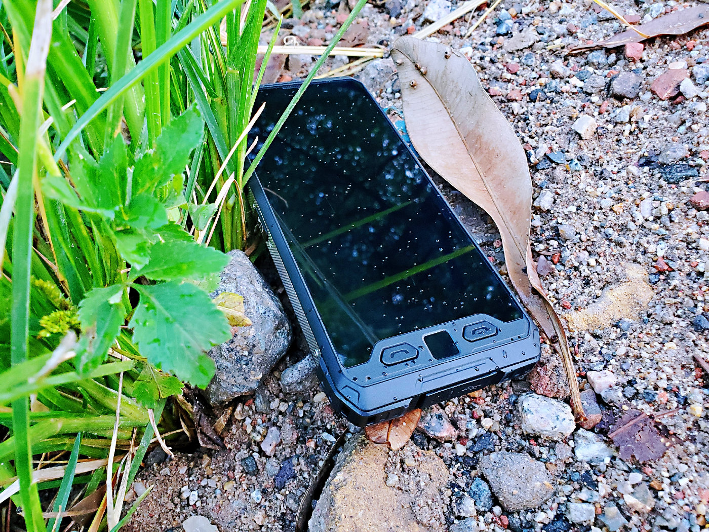 「新品曝光」红外热成像多模北斗定位手机征服S19评测