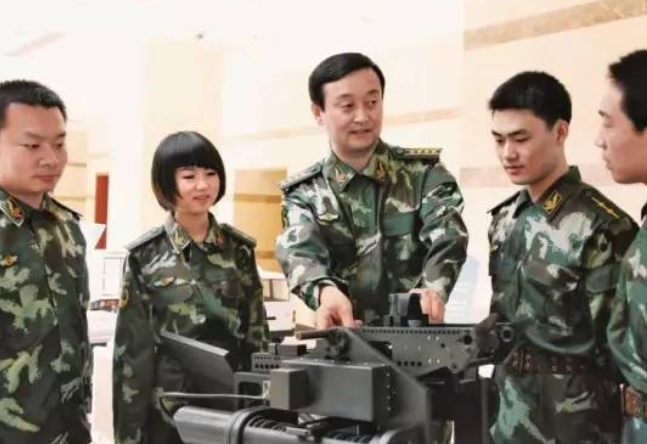 哪些军校录取分数低，毕业即拿“铁饭碗”，想考军校的学生快收藏