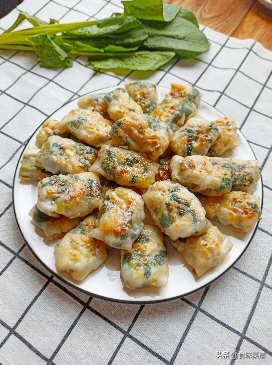 菠菜最好吃的做法，出锅鲜嫩多汁，酥脆可口掉渣，孩子一口能吃仨