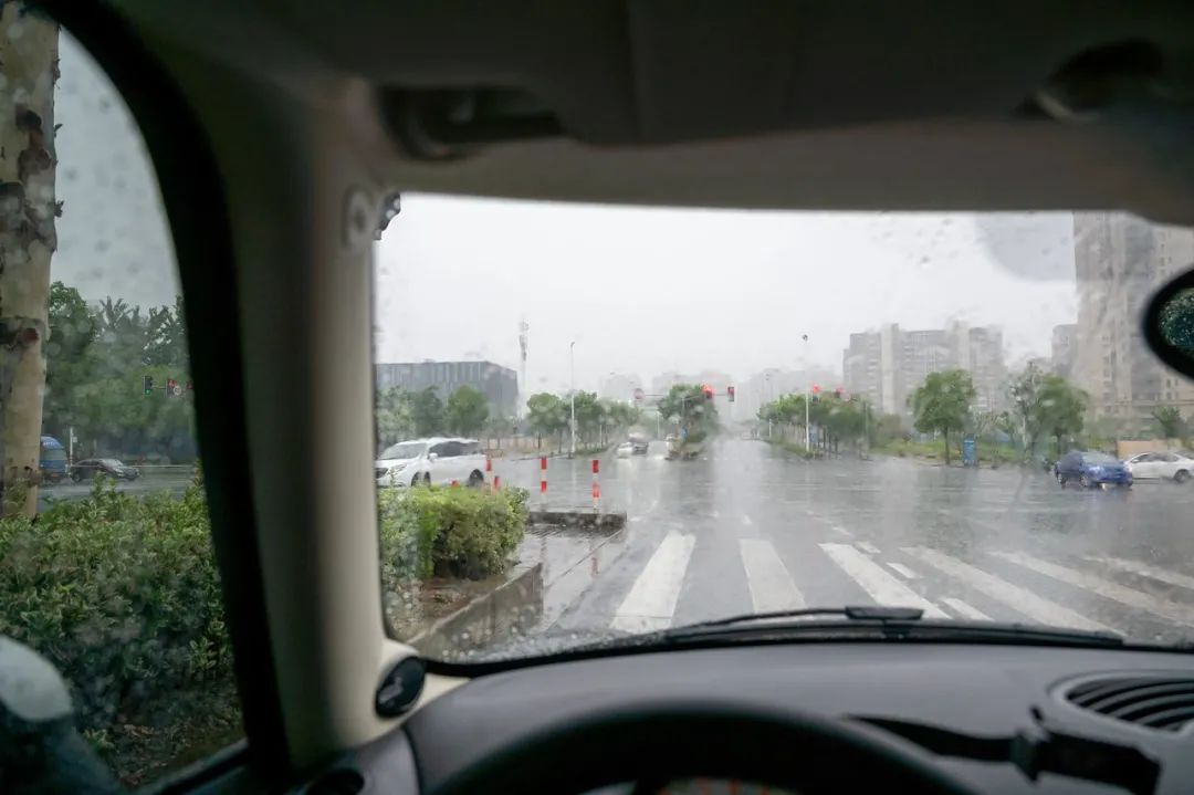 MINI COOPER Excitement：代步车不敷衍，操控、外形讲品味