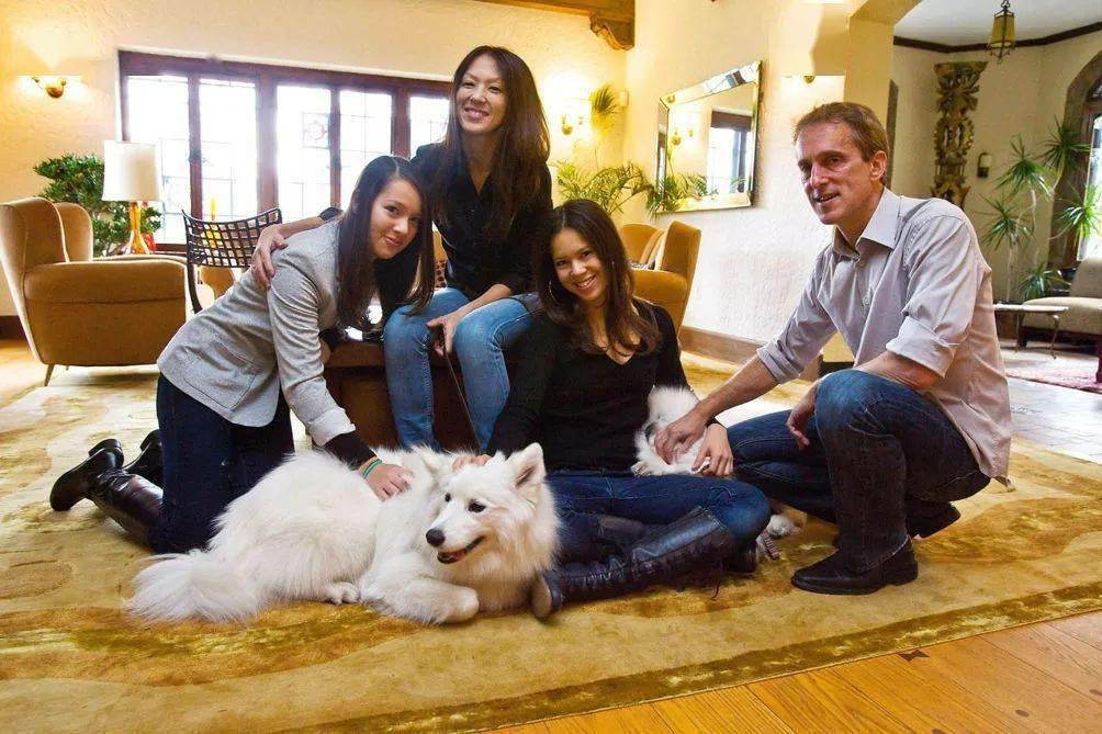 虎妈蔡美儿的两个女儿皆从哈佛毕业，她的教育理念值得家长们借鉴