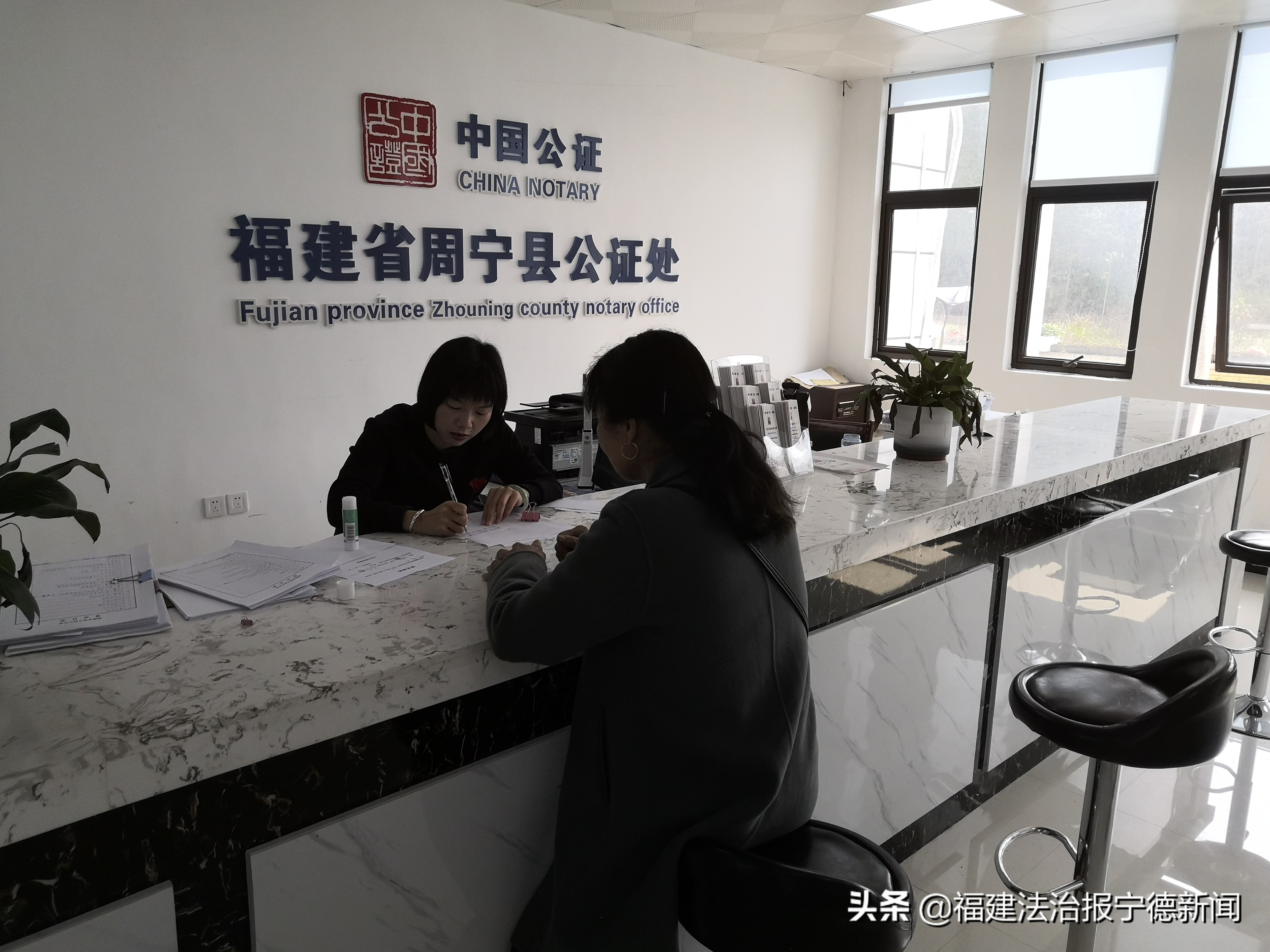 她为何被群众誉为“微笑姐姐”？这些故事你听一听