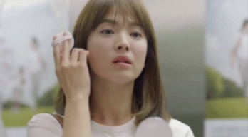 如何利用气垫打造出空气般的“伪素颜”妆容