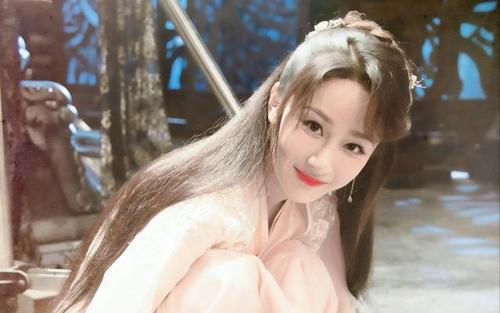 还记得《家有儿女》三姐弟吗？哥哥姐姐都大火，弟弟如今颜值逆袭