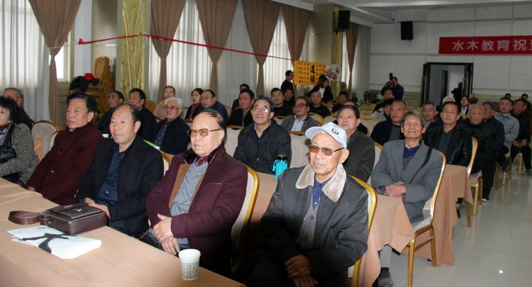 刘顺虎：远瞻红日染秋色 近看墨翁画腊梅