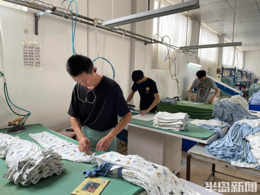 半岛观察丨一条盖毯爆火背后的童装江湖：3000家企业即墨鏖战，如何赢得三孩商机