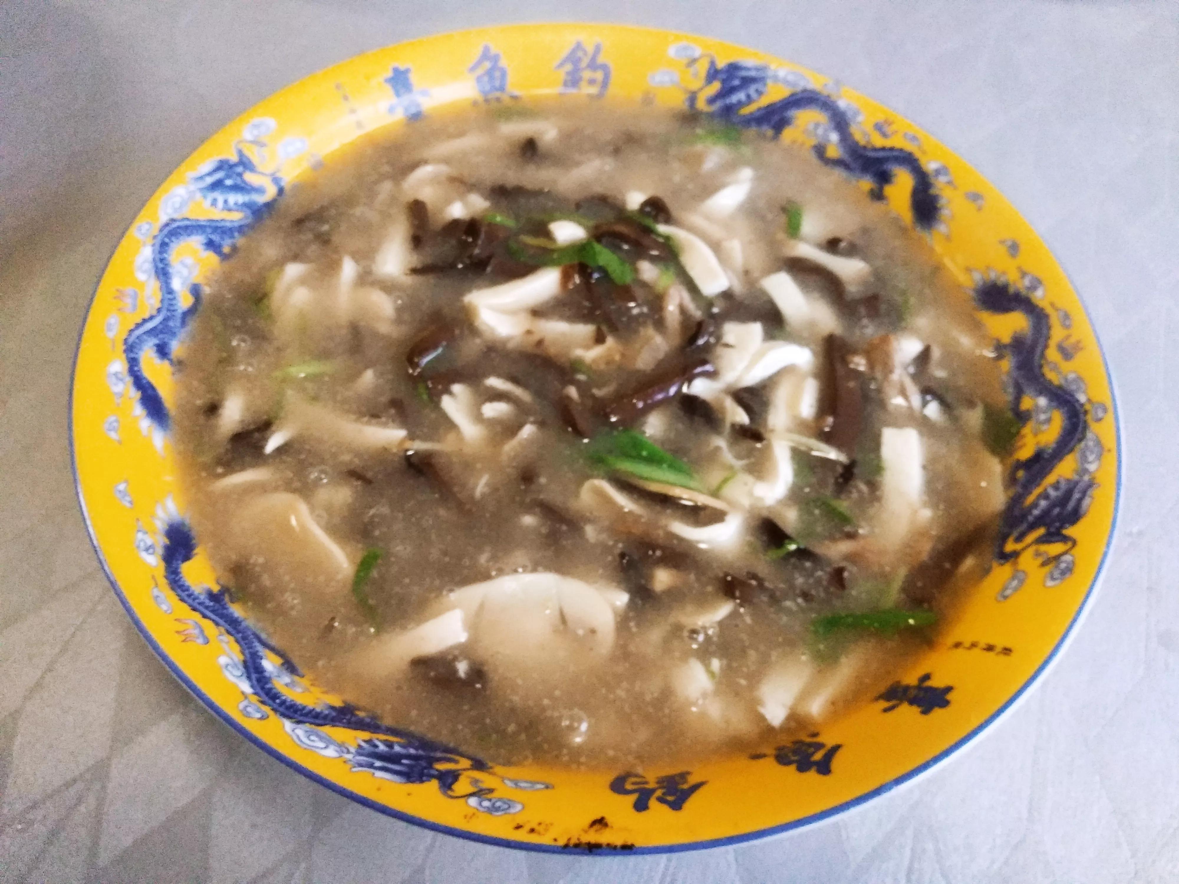 做酸辣汤，掌握“2放3窍门”，汤鲜味酸辣，家人都爱喝