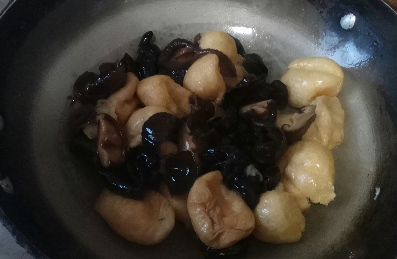 油面筋怎么做好吃家常菜（三分钟教你做好吃的素烧油面筋）