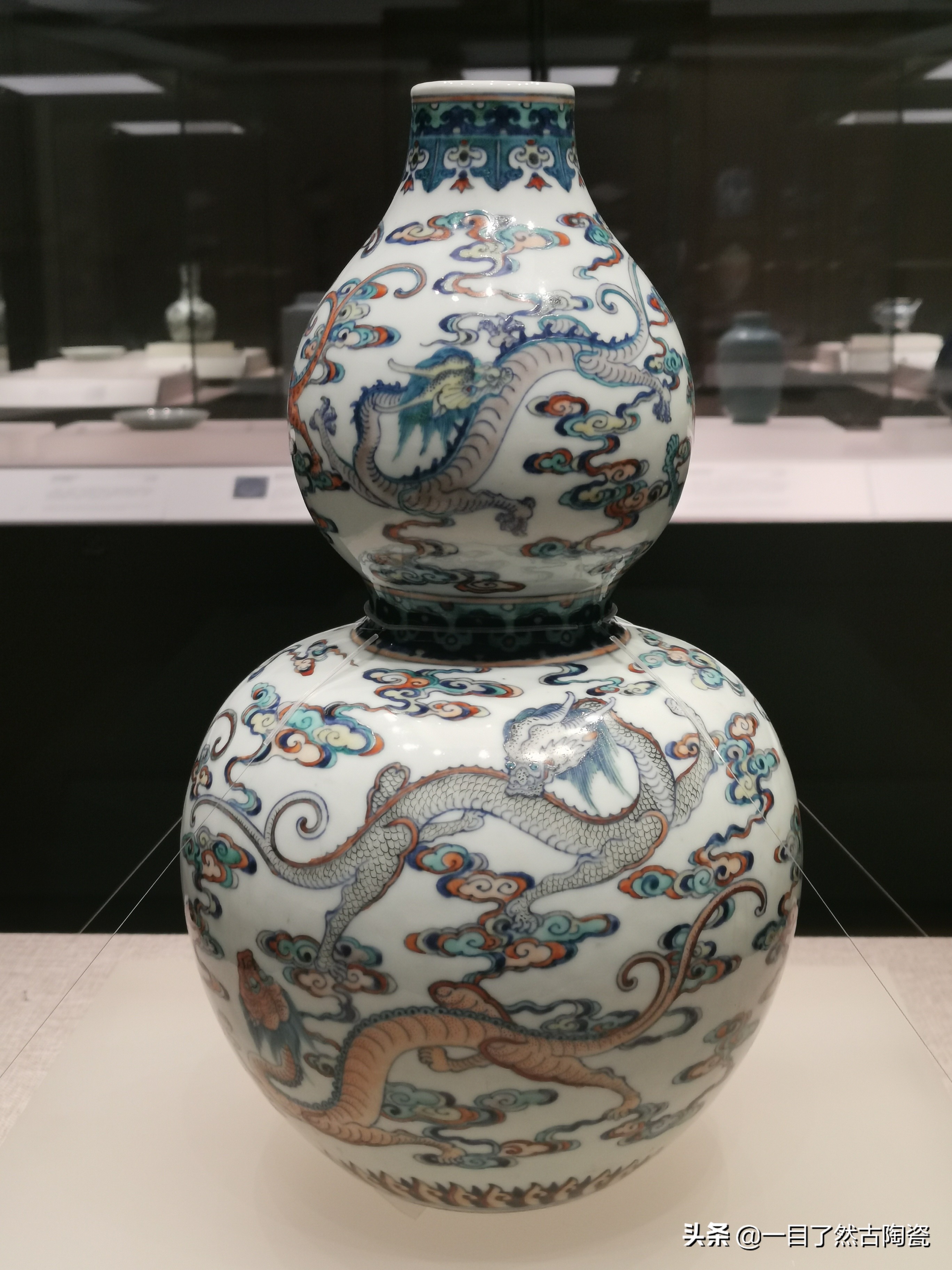 122张图在线观赏:清华大学艺术博物馆清代瓷器藏品(二)乾隆时期(女士