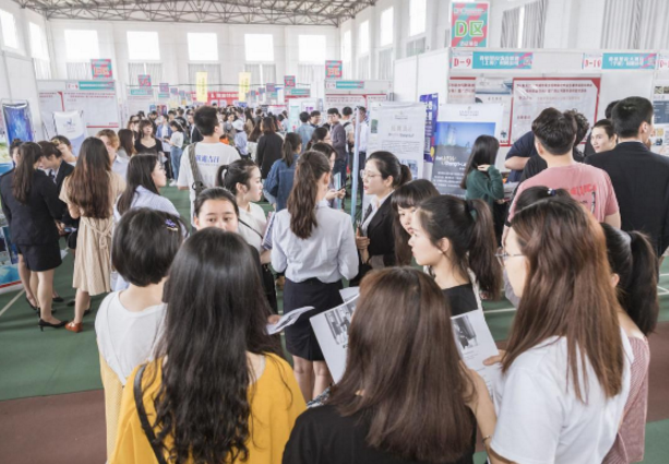 大学生别给自己找麻烦，毕业后看到“三方协议”别乱签，结果自负