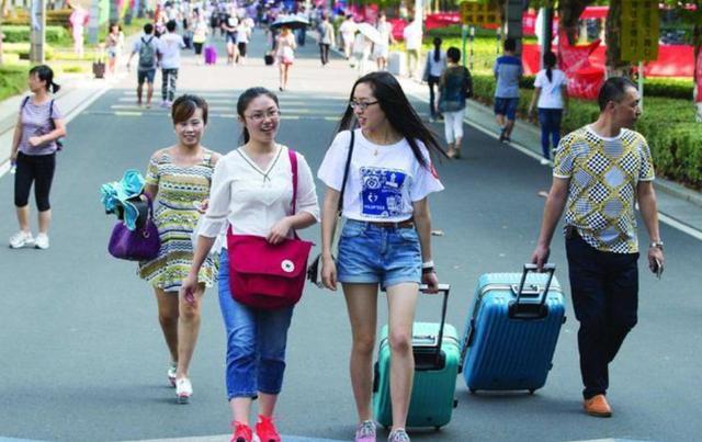 上海交大非全日制硕士学费从4万涨到12万，家长：读不起