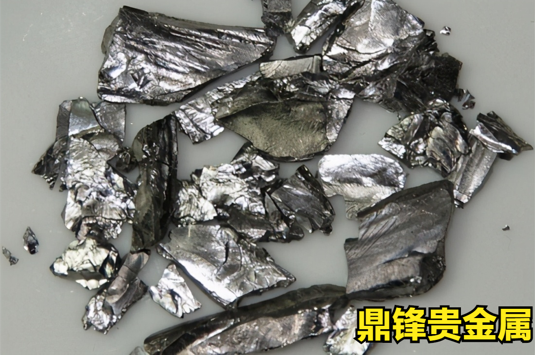 钯金是什么钯金是一种银白色金属