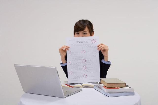 高考阅卷人总结，“高颜值答题卡”易得高分，最怕遇到“冷宫”类