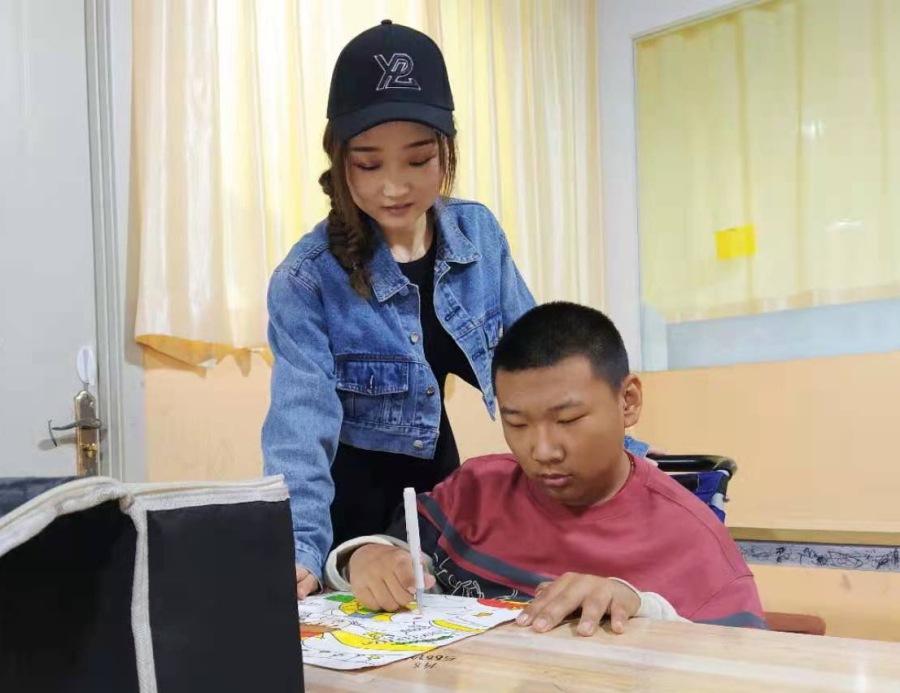 百味人生 | 18年陪伴，撑起脑瘫孩子读书梦