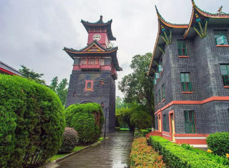 四川曾备受“嫌弃”的大学，如今却让人高攀不起，真是悔不当初