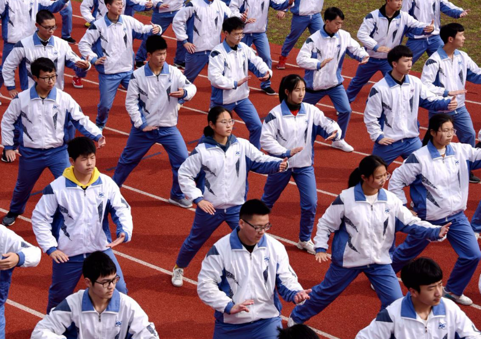 浙江7所野鸡大学害人不浅，学生毕业后仍是高中学历，被官媒曝光