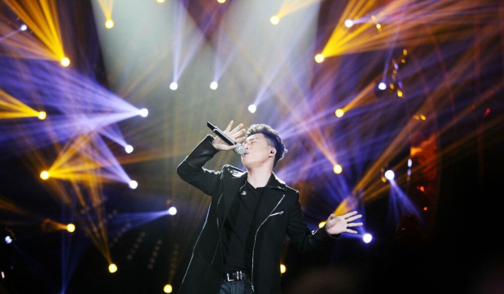 细数胡彦斌的早期经典歌曲，一曲红颜，一首月光，谁更打动你？