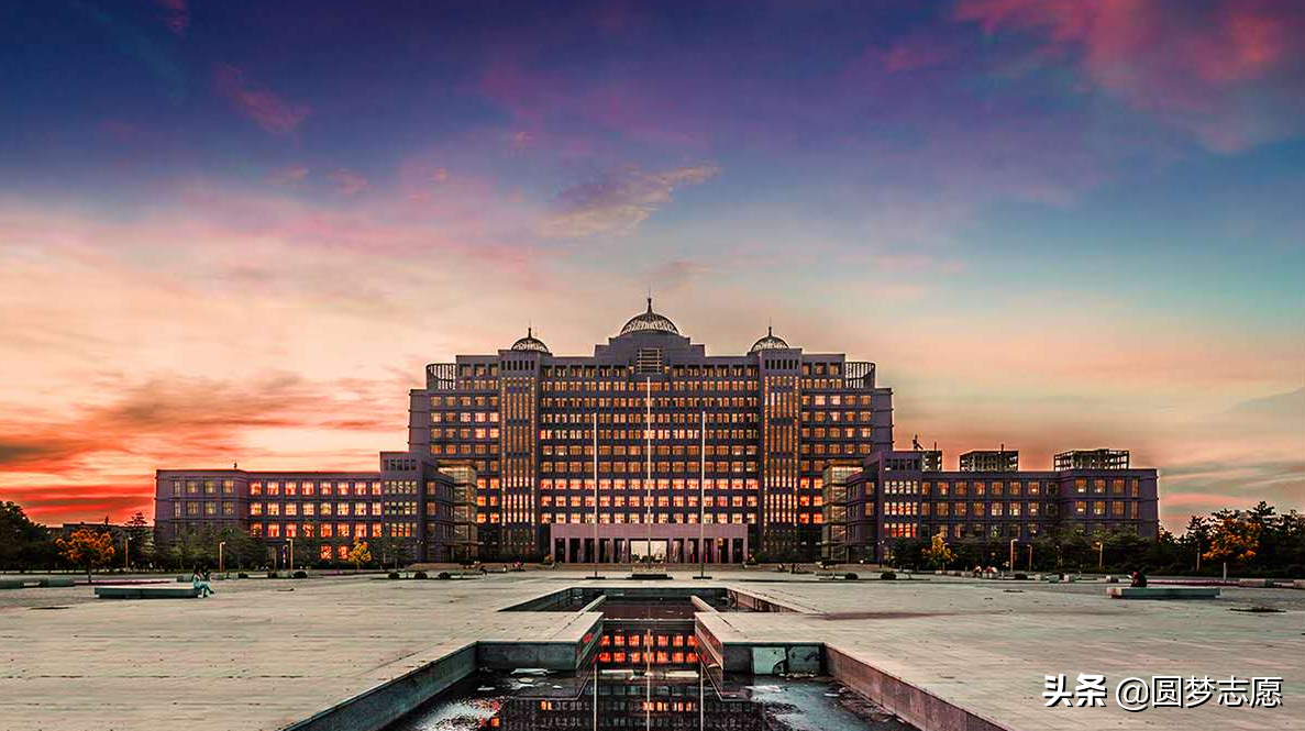 内蒙古大学——内蒙古最强大学！算名校吗？为了211去值得吗？