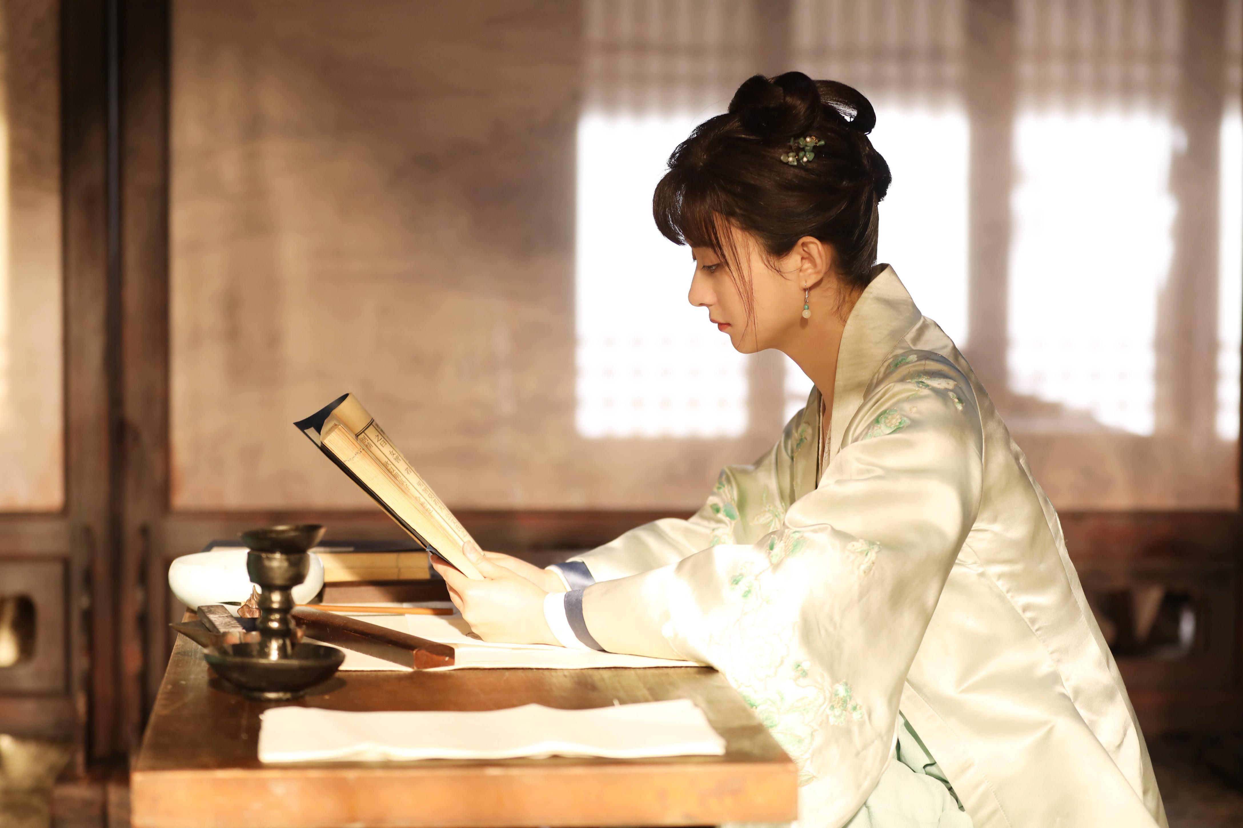 李清照雨后向丈夫寻欢,写下《丑奴儿》,用词大胆,令人心旷神怡