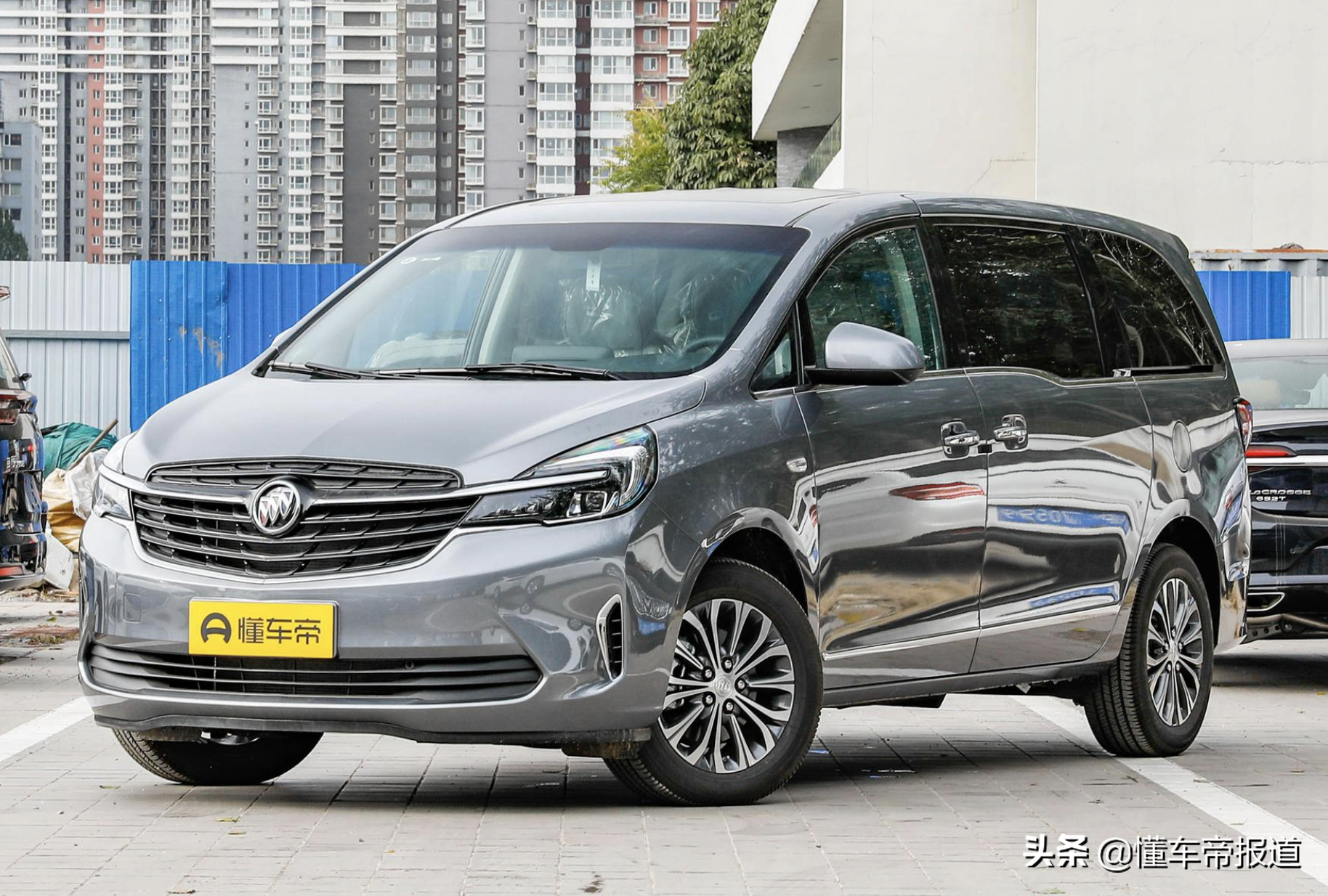 成都车展|预售17.58万起,北京现代首款mpv库斯途亮相成都车展