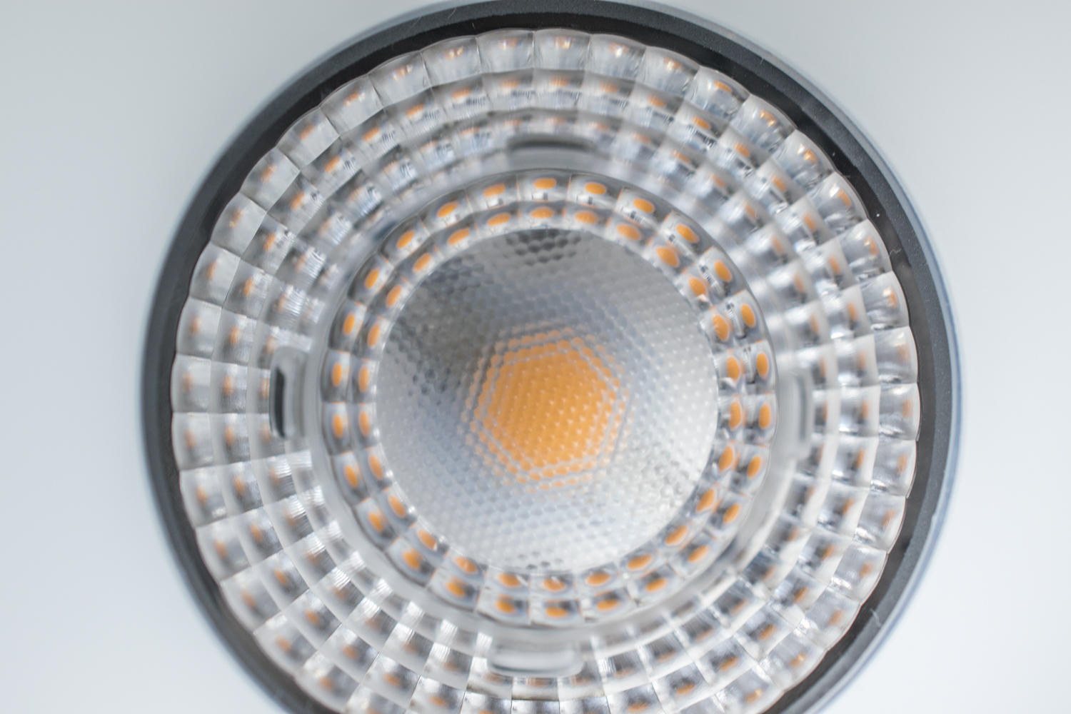 超高显色、低蓝光与无频闪的健康照明：魅族 Lipro LED 健康照明筒灯
