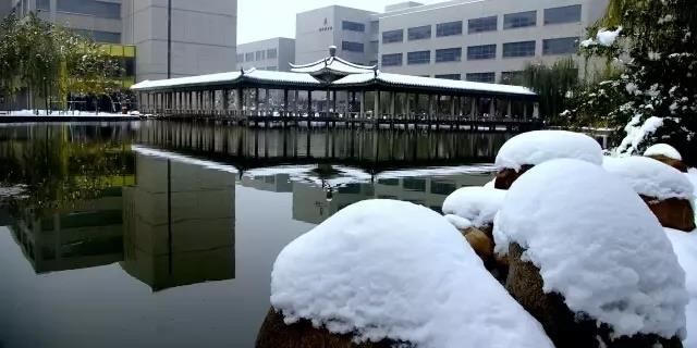 占地3745亩！陕西“超牛”大学：坐拥全国唯一的汽车试验场，游泳馆、商业街应有尽有！