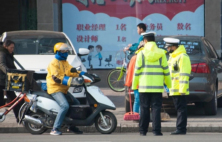 最低价格不到3000，最高续航500公里，这3款电动车，很适合跑外卖