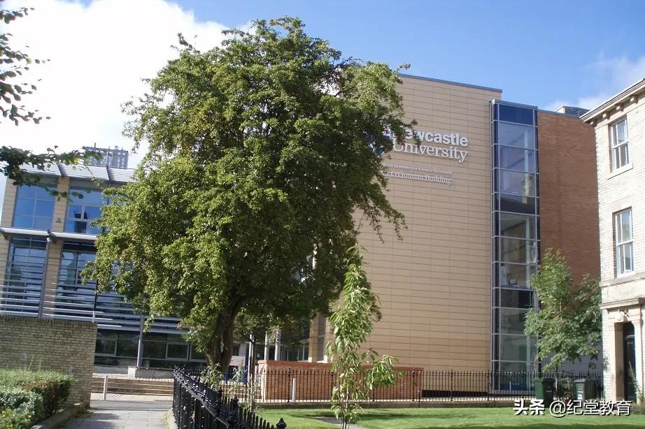 现代语言学习的最佳选择：纽卡斯尔大学翻译与口译文学硕士