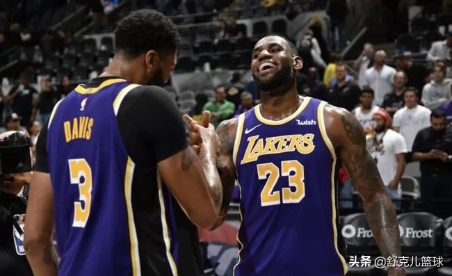 nba赛前对球员有哪些规矩(揭秘NBA十大默认的规则：球员不能泡拉拉队员，客队开局先选边)